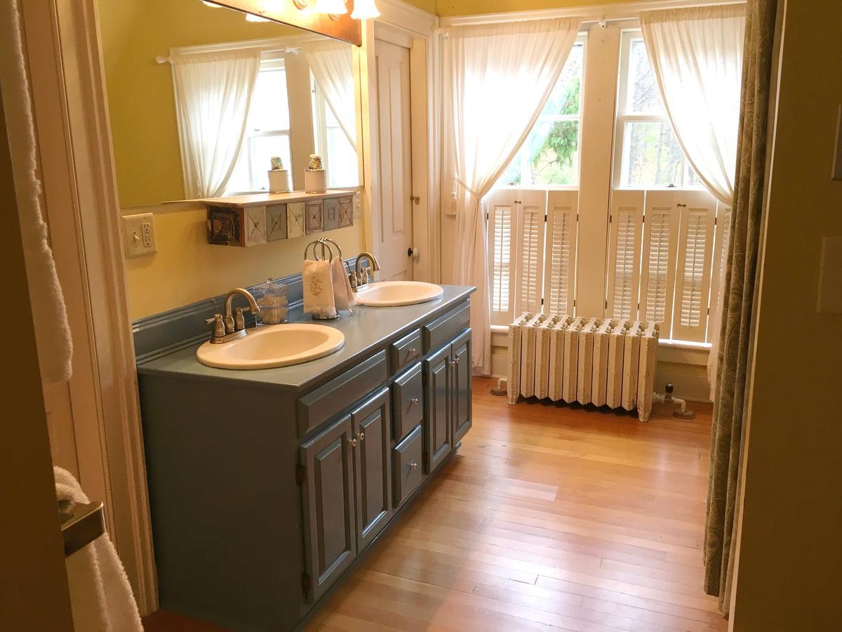 Bristol Dreamhouse Country Inn المظهر الخارجي الصورة